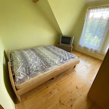 Nad Karpatamy Hrobyshche