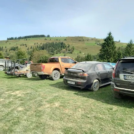 Nad Karpatamy Campsite Hrobyshche