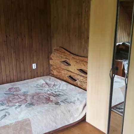 Nad Karpatamy Hrobyshche