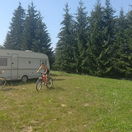 Nad Karpatamy Campsite Hrobyshche