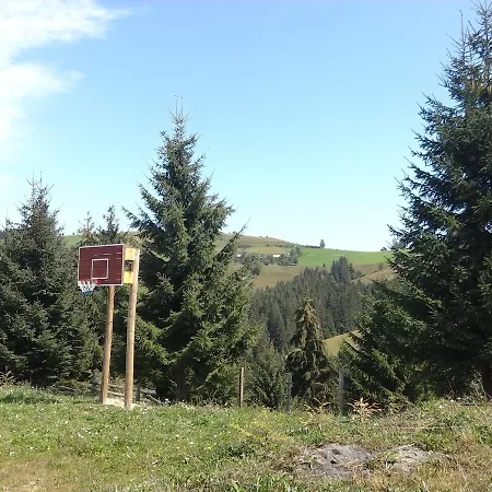 Nad Karpatamy Hrobyshche
