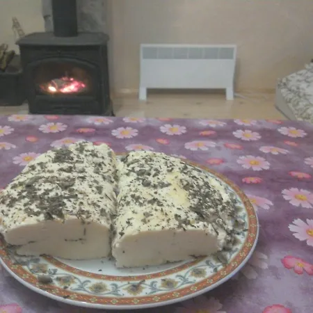 Nad Karpatamy Hrobyshche